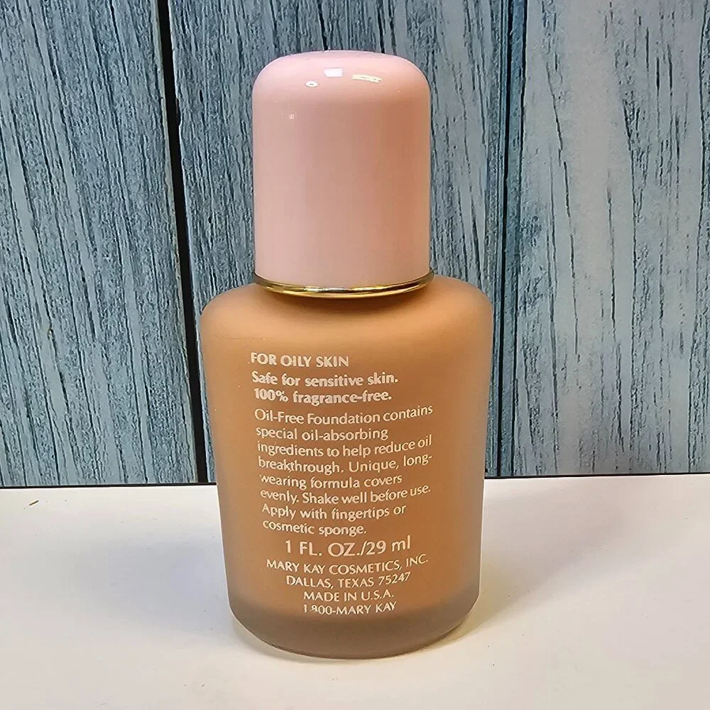 Mary Kay Day Radiance Oil-Free Foundation Bisque Ivory #3857 - NIB Old Stock‎